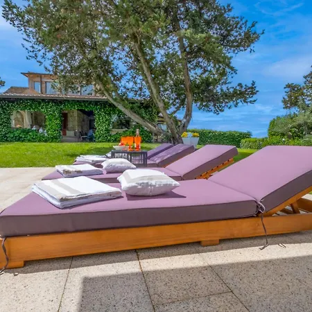 빌라 Luxury With Private Pool By Varental